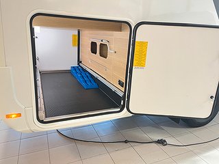 Husbil-halvintegrerad Adria CORAL PLUS 670 DC 9 av 28