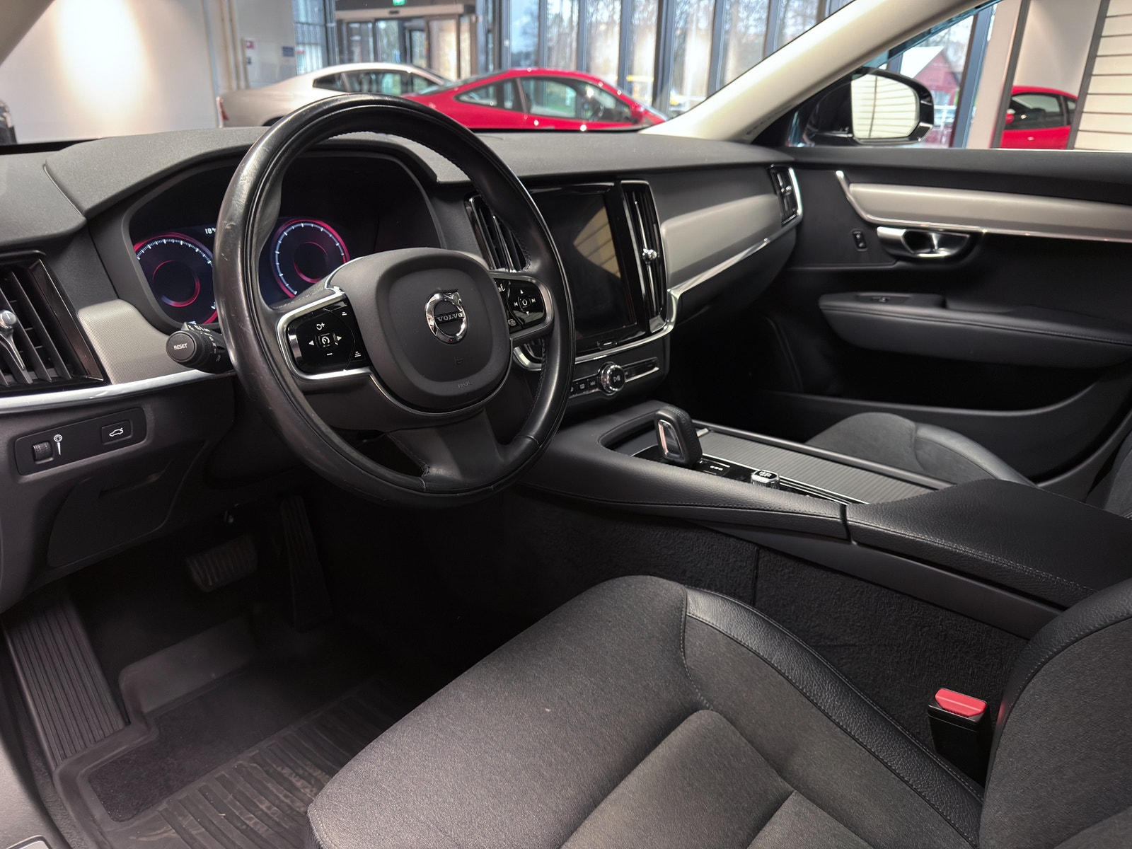 Volvo V90 B4 197hk Momentum | Dragkrok | Värmare | Facelift 2021 - miniatyr 12