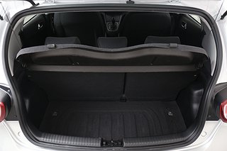 Halvkombi Hyundai i10 19 av 21