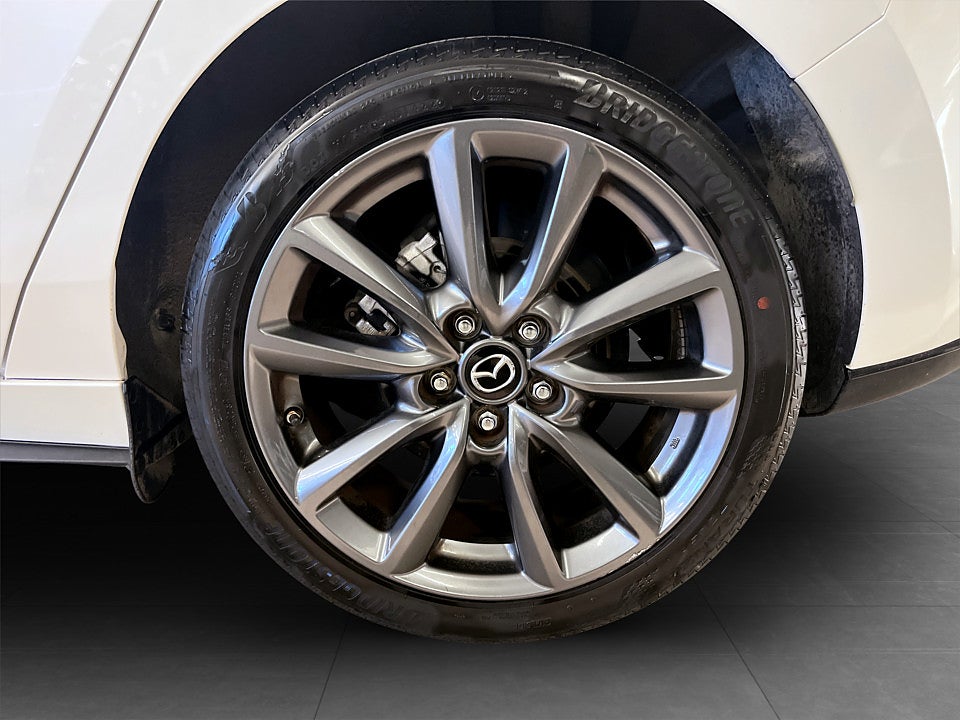 Bild på Mazda 3 Hatchback Sky 2.0 150hk Aut - B-KAMERA,HUD,BOSE