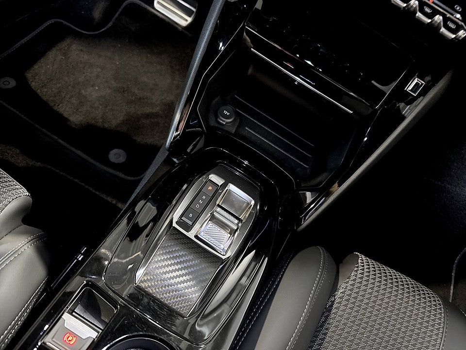 Bild på Peugeot E-2008 GT 50 kWh 136hk Aut B-KAMERA CARPLAY