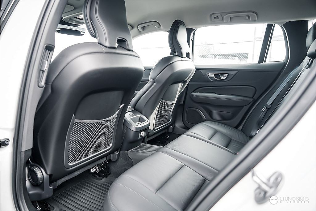 Volvo V60 Cross Country B4 AWD