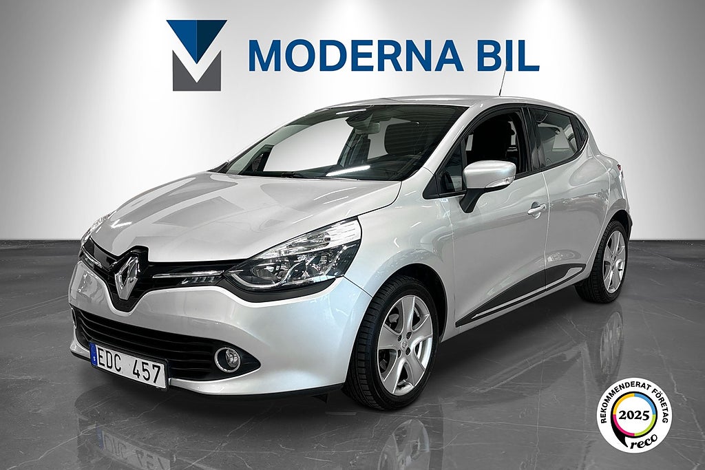 Renault Clio 0.9 TCe 90hk Navigation Bluetooth Sv-såld Fullservad