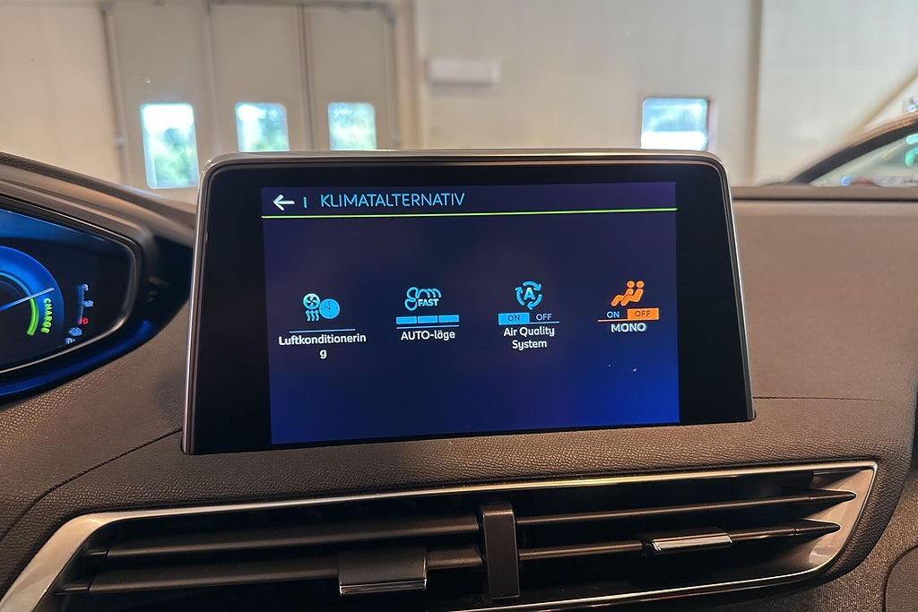 Peugeot 3008 HYBRID 224Hk Automat Navi V-hjul Drag Halvskinn miniatyr 8