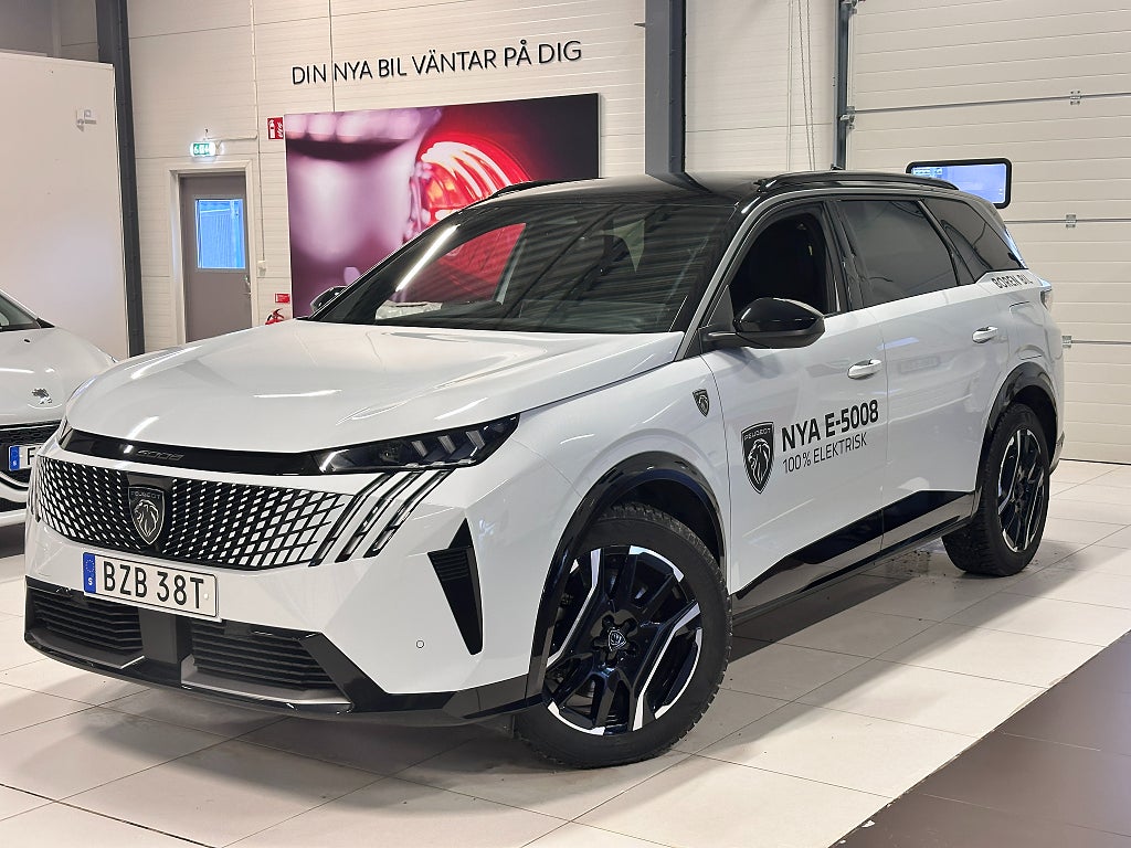 Peugeot E-5008 GT 73 kWh 7-säten Dragkrok, Elbaklucka, B-kam, Navi