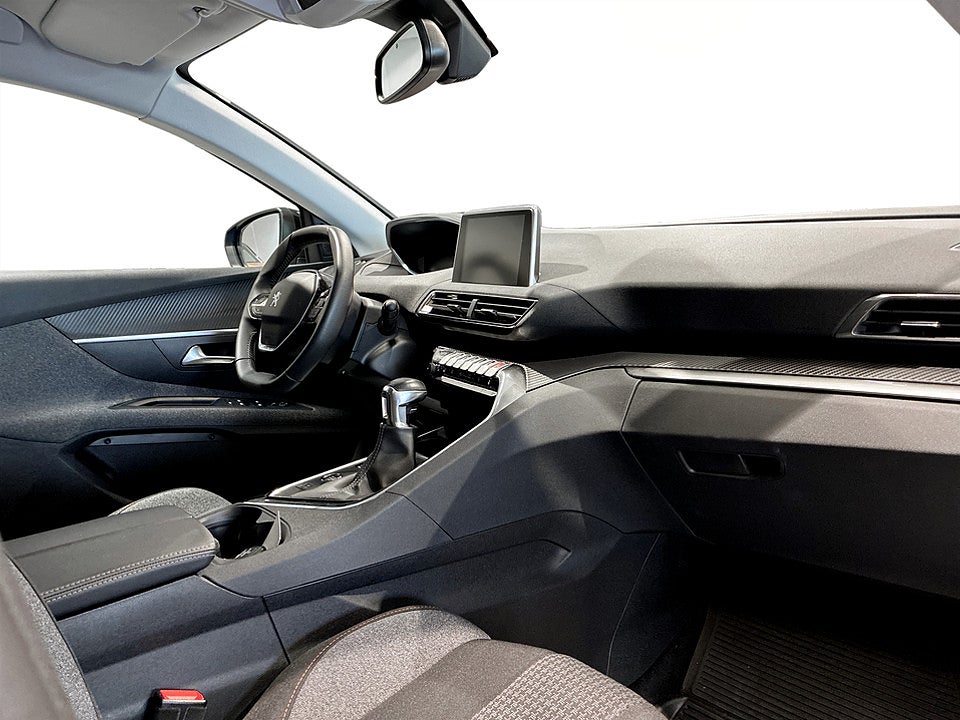 Bild på Peugeot 3008 Active Pack 1.2 PT 130hk B-KAMERA BACKSENSORER