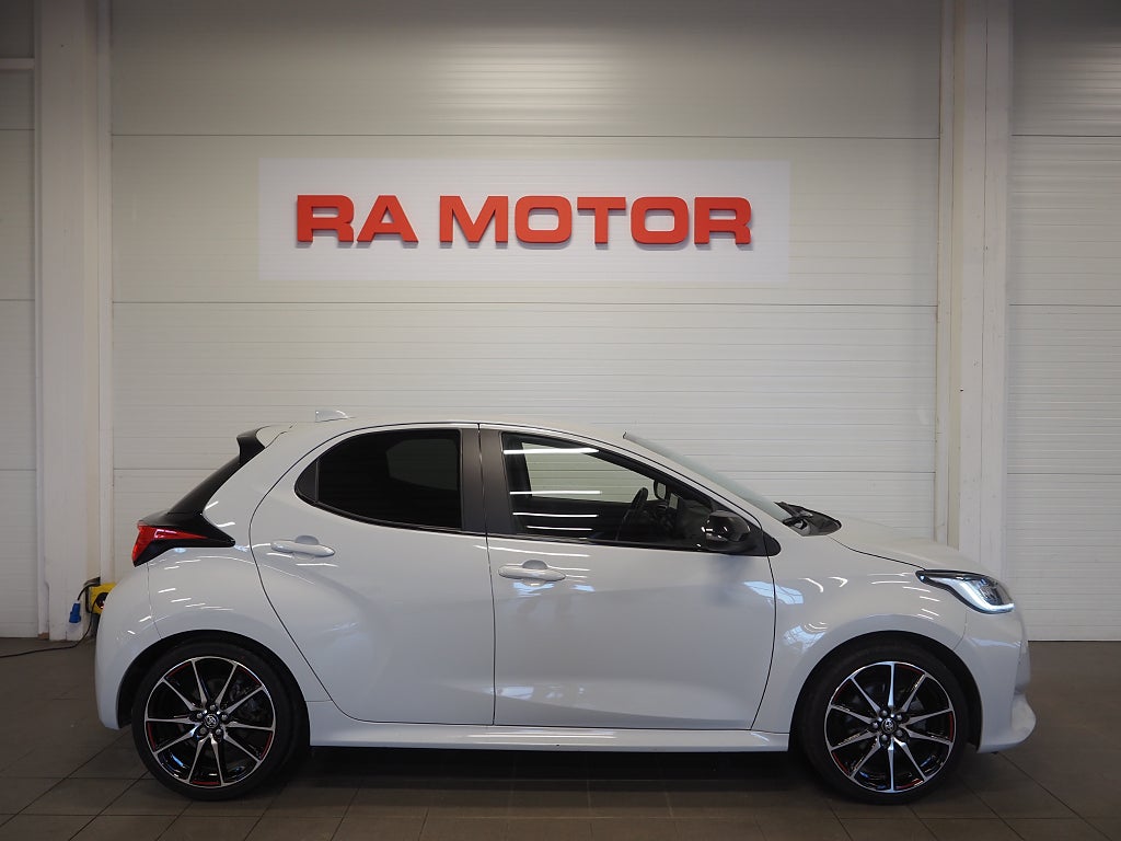 Toyota Yaris Hybrid 116hk CVT GR Sport |Navi|Backkamera|HUD| 2022