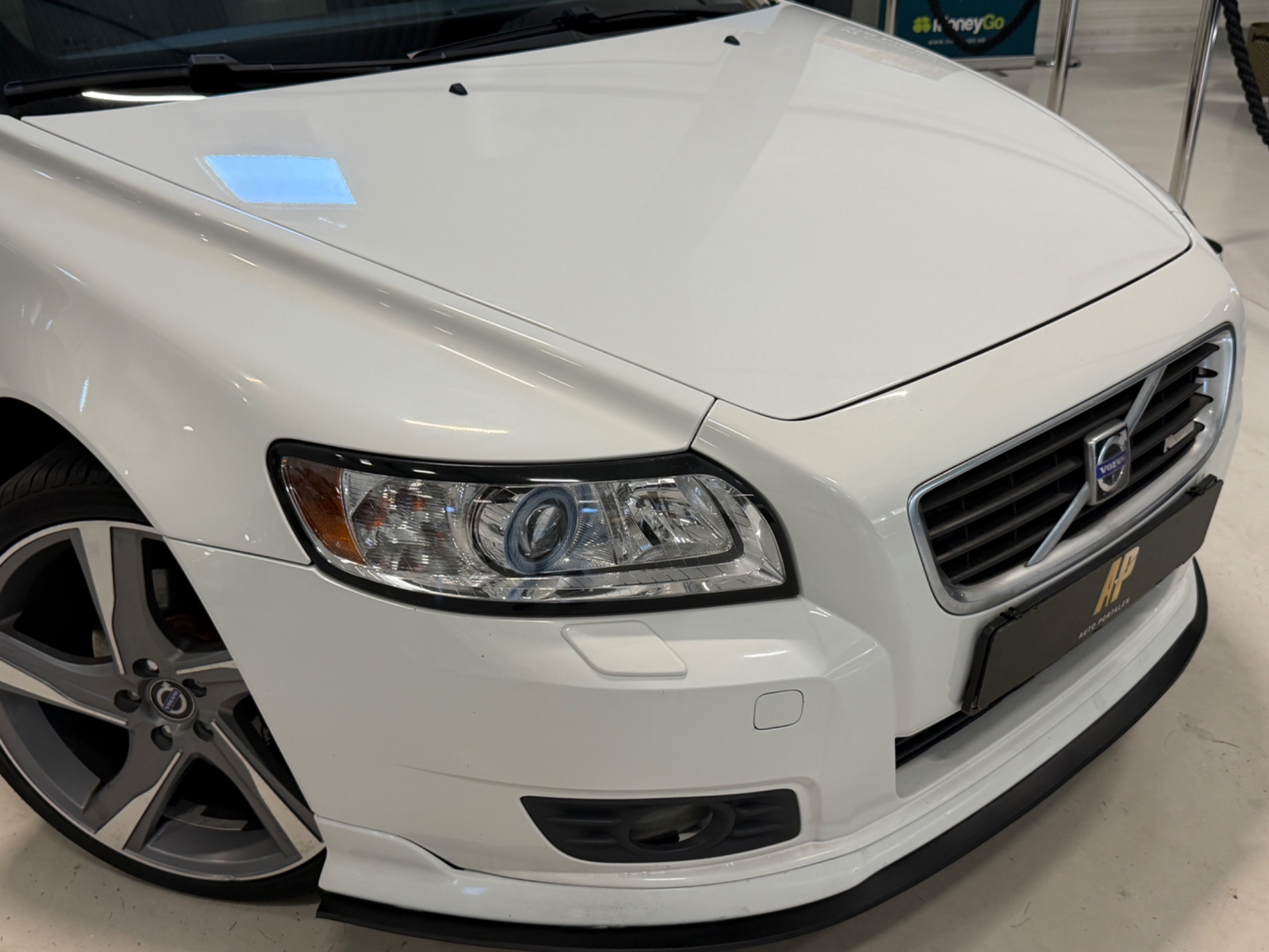 Volvo V50 2.0 D Momentum, R-Design 2010, photo 4/47