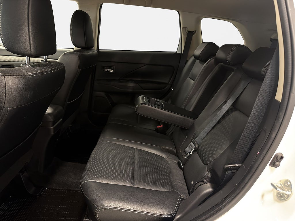 Mitsubishi Outlander 2.2 Di-D 4WD Business 7-sits, Läder, Kamera