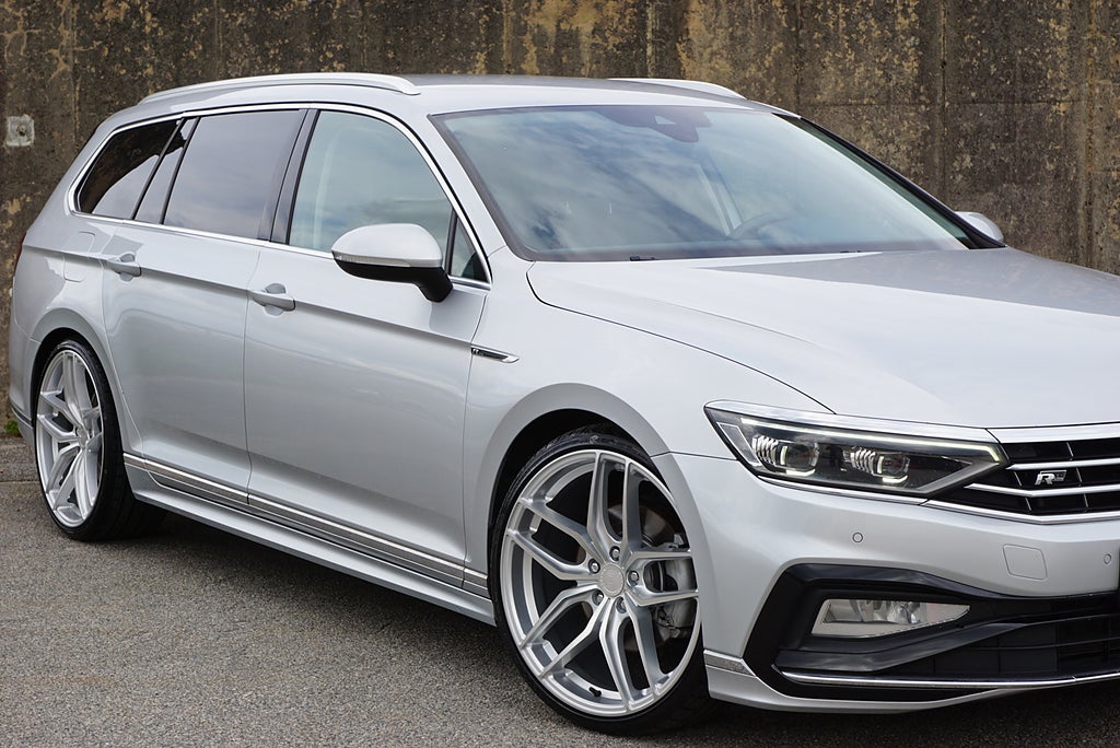 Volkswagen Passat 2.0 TDI 4Motion R-Line|Eibach|20”|Drag|B-Kamera|Värmare