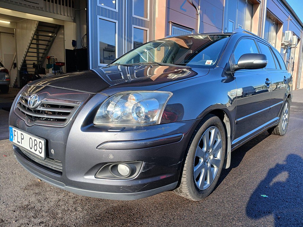 Toyota Avensis Kombi 2.2 D-CAT Euro 4 NYSERVAD