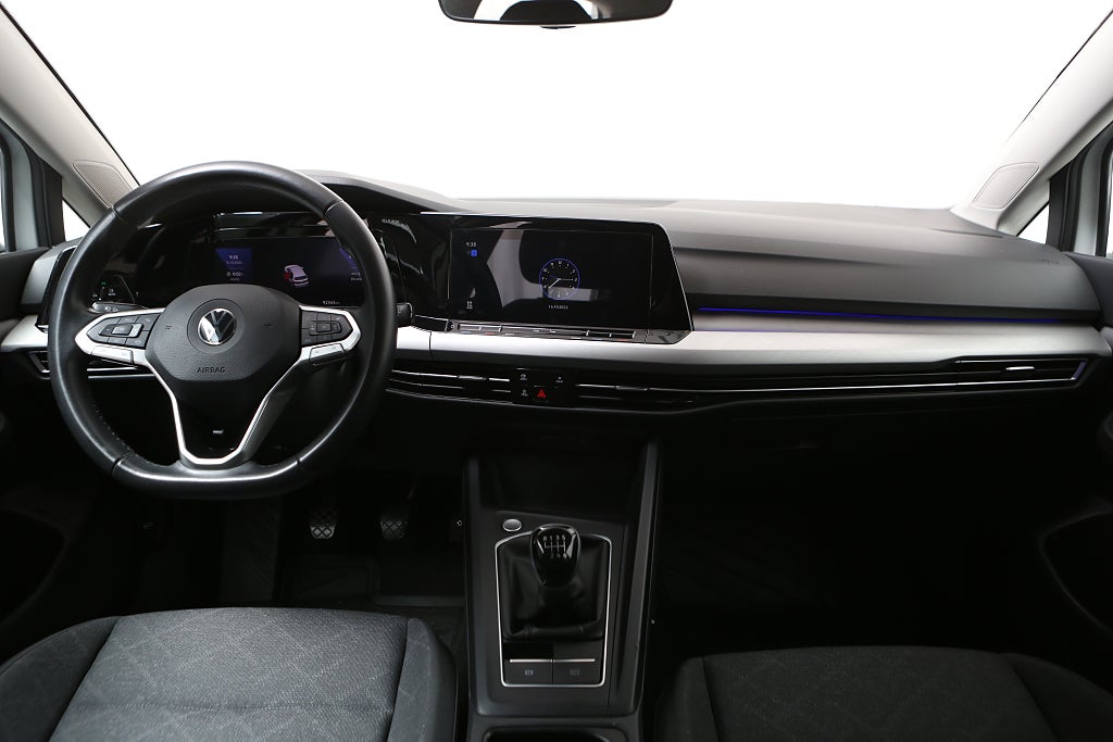 Volkswagen Golf 1,0 TSI 110HK P-Värmare Dragkrok Kamera 2022