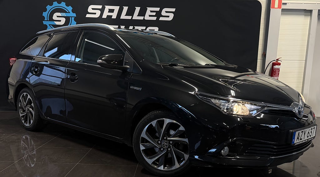 Toyota Auris Touring Sports Hybrid e-CVT Active Plus,Nya däck,Bkam.