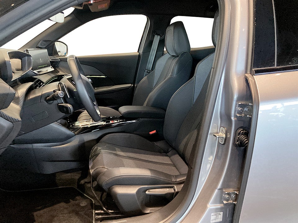 Bild på Peugeot 2008 GT 1.2 PT 130hk Aut B-KAMERA CARPLAY