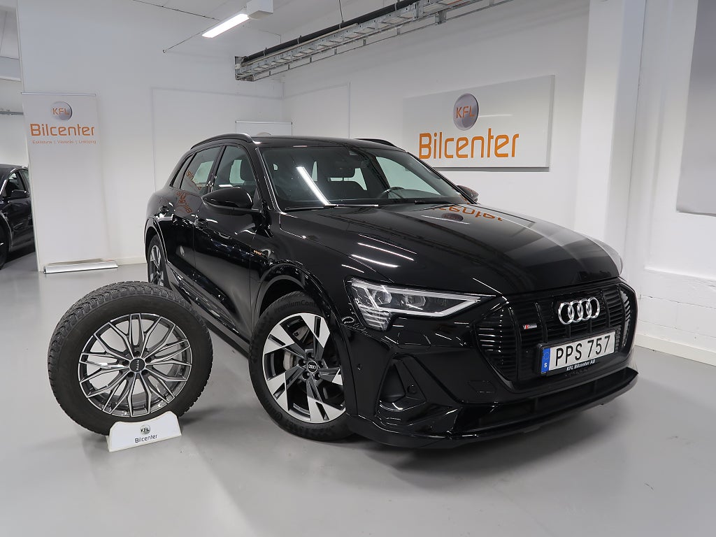 Audi E-Tron 55 Q S line V-Däck ingår Cockpit-Elstol-CarPlay-Luftfjä