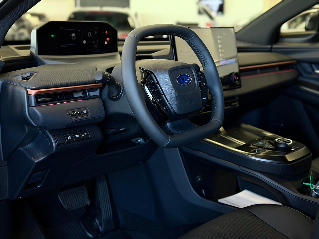 Subaru Uncharted Long Range 77 kWh / Limited / H&K / Skinn / Rattvärme