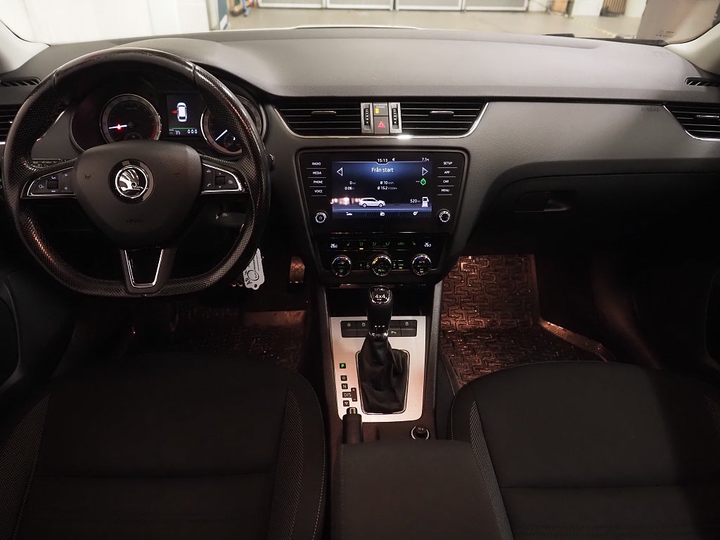 Skoda Octavia Kombi 2.0 TDI 4x4 Ambition D-Värm Dragkrok PDC 2018