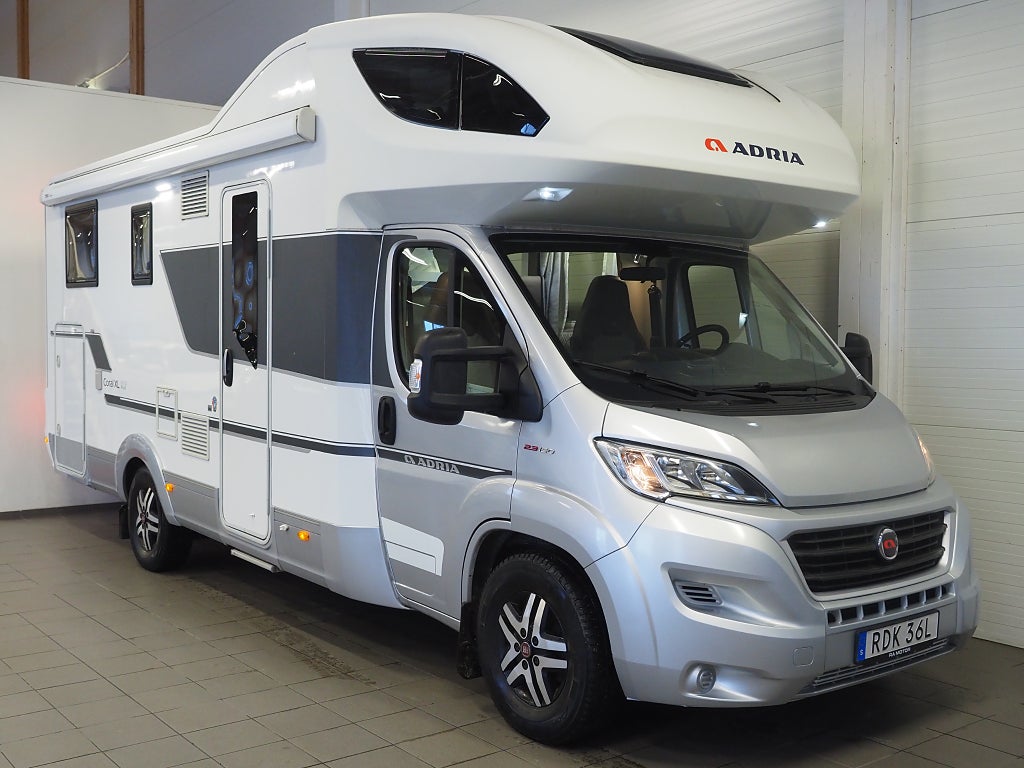 Adria Coral XL 670 SL Plus I 150hk I Dragkrok I Långbäddar I Dragkrok