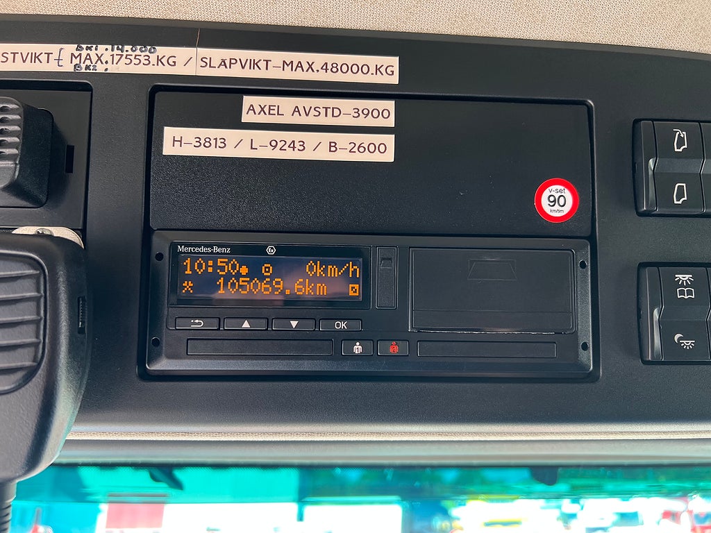 Mercedes-Benz Arocs 3251 Tridem Lastväxlare, Fullt Plogutrustad
