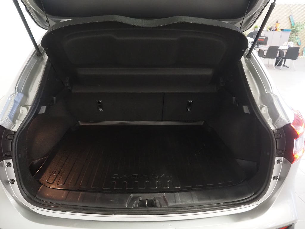 Nissan Qashqai 1.3 158hk DIG-T DCT Tekna | Navi | Backkamera | 2019