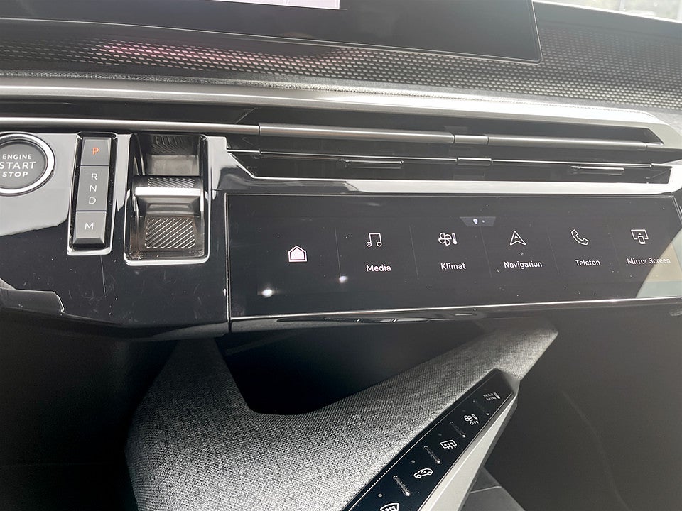 Bild på Peugeot 5008 GT Hybrid 145hk Aut 7-SITS B-KAMERA CARPLAY