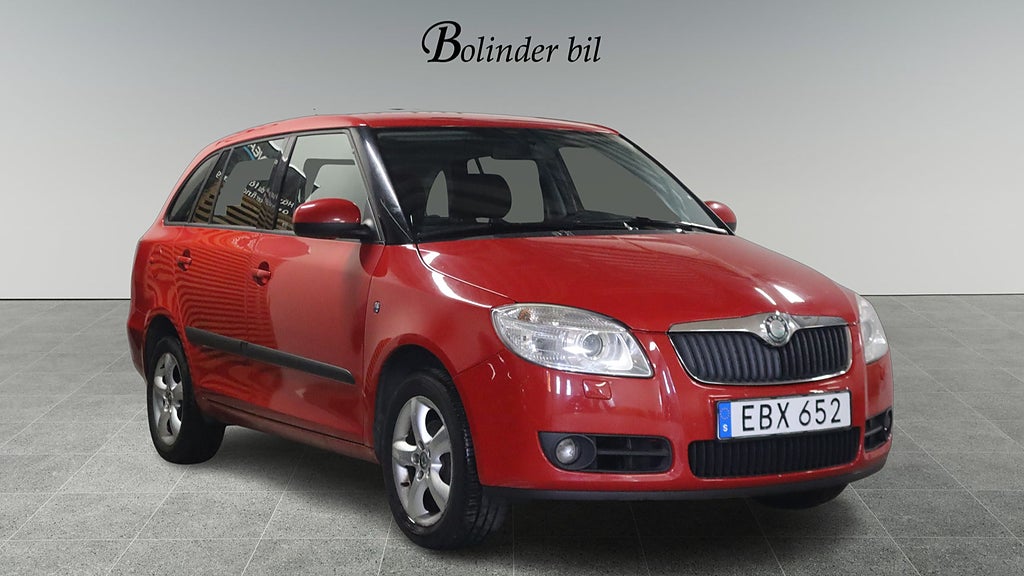 Skoda Fabia Kombi 1.6 TipTronic BESIKTIGAD SERVAD HEMLEVERANS