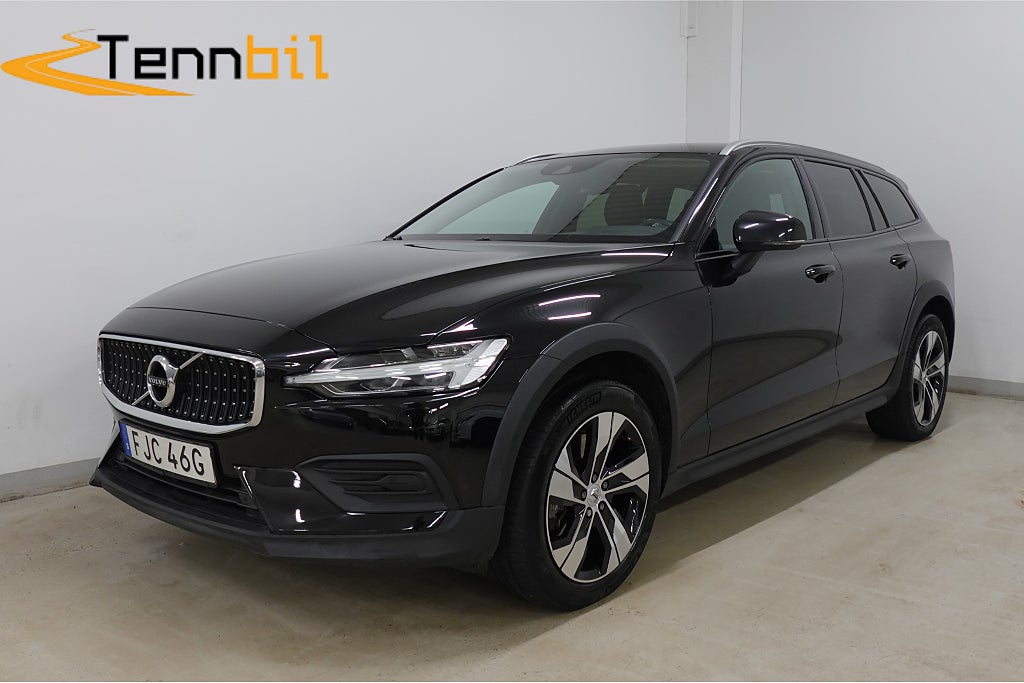 Volvo V60 Cross Country B4 AWD Momentum D-Värmare Kamera Drag Advanced Edt