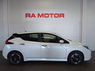 Halvkombi Nissan Leaf 4 av 21