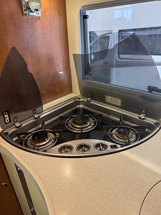 Husbil-integrerad Carthago CHIC E-LINE I 50 (3.0 180HK AUTOMAT) Långbädd, ALDE, 5-bältad! 8 av 22