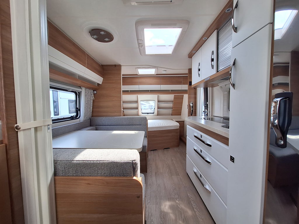 Hobby De Luxe 545 KMF Barnkammare, AC, Mover, Nytt Tält