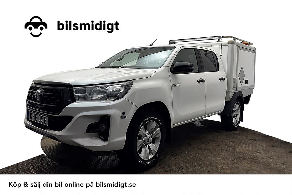 Toyota HiLux Dubbelhytt 2.4 AWD Aut Drag Kamera Värmare LED-ramp MOMS