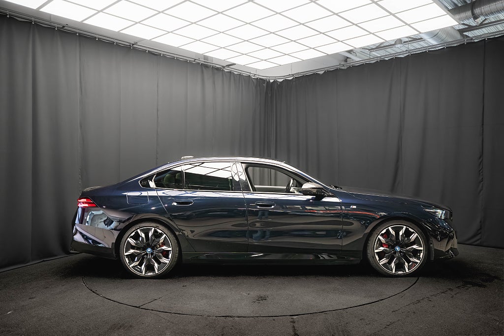 BMW i5 M60 xDrive PRO B&W PANO 21'' CARBON DRAG 360° HUD MOMS