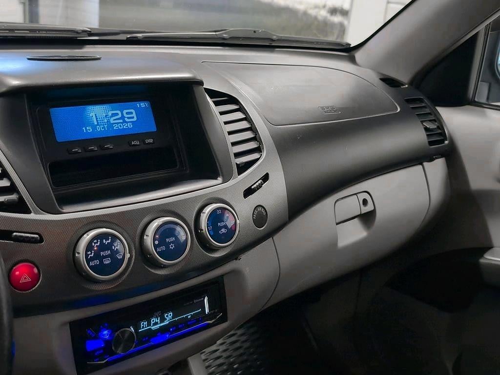Mitsubishi L200 Double Cab Business 2.5D Aut 4WD SoV