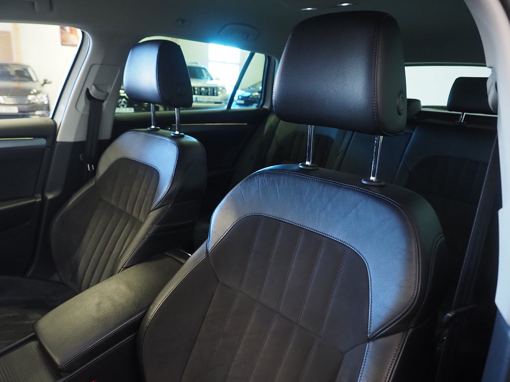 Skoda Superb 2.0 TDI 4x4 190hk Kombi Style | Drag | Värmare 2018