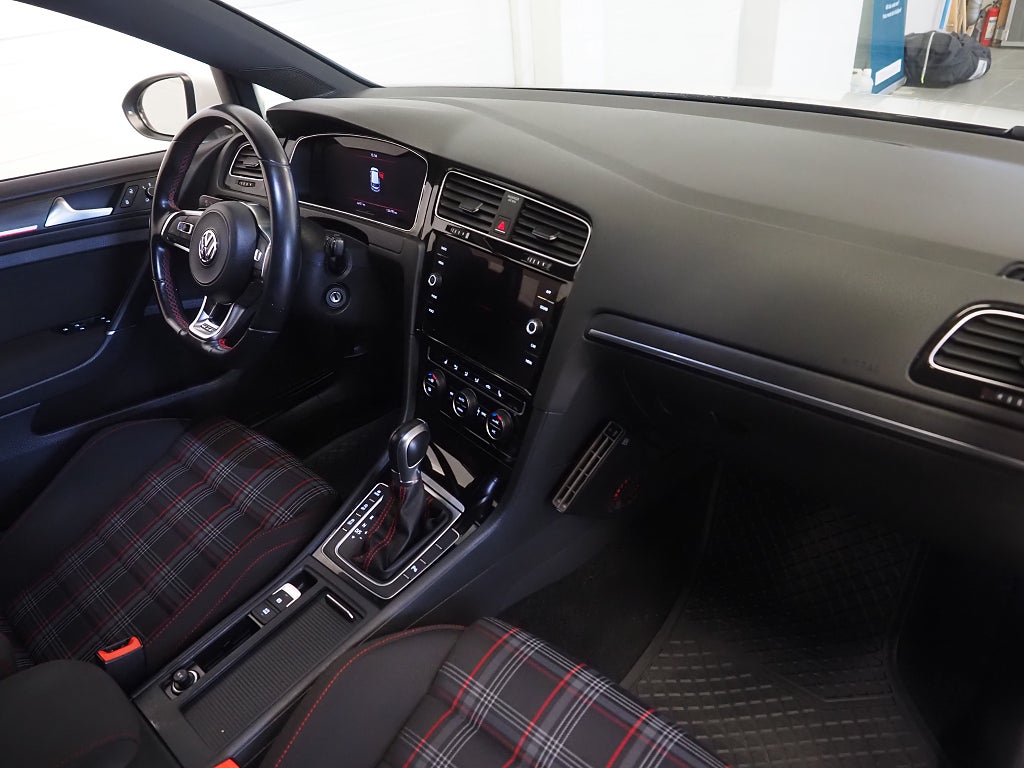 Volkswagen Golf GTI 2.0 TSI 245hk Performamce |Cockpit|Backkamera|M&K| 2018