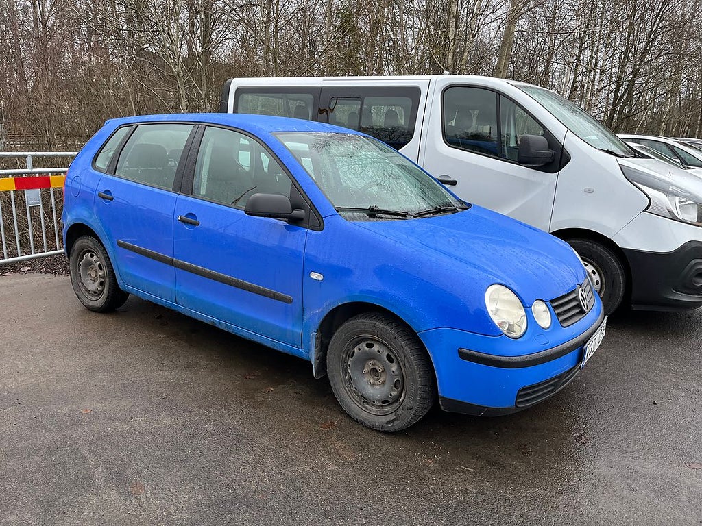 Volkswagen Polo Nybesiktigad