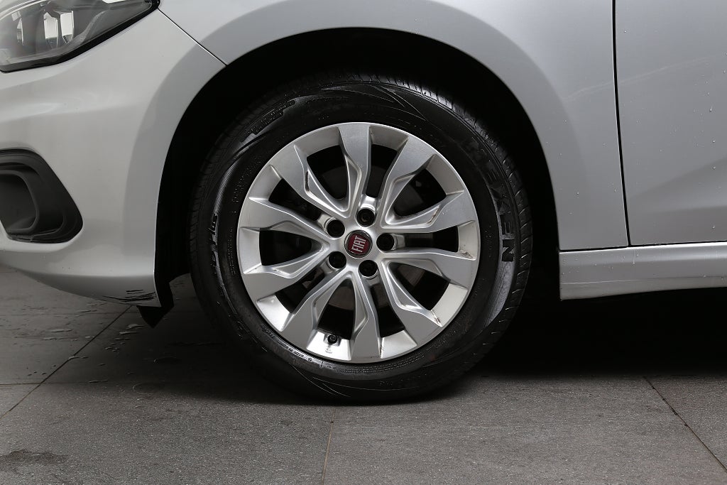Fiat Tipo 1,6 110hk Lounge Kombi Automat 2018