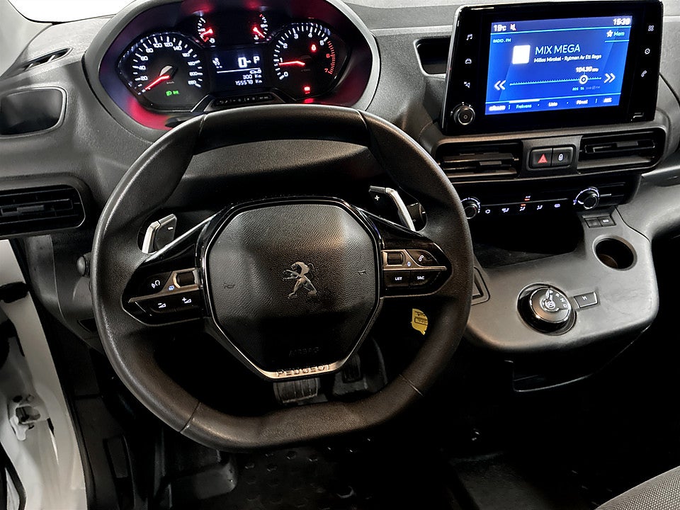Bild på Peugeot Partner PRO 1.5 BHDi 130hk Aut L2 P-SENSORER CARPLAY