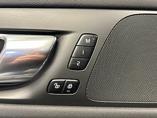 Volvo V60 Recharge T8 AWD Plus Dark R-Design MOMS/1Ägare/Drag/S&V – bild 21