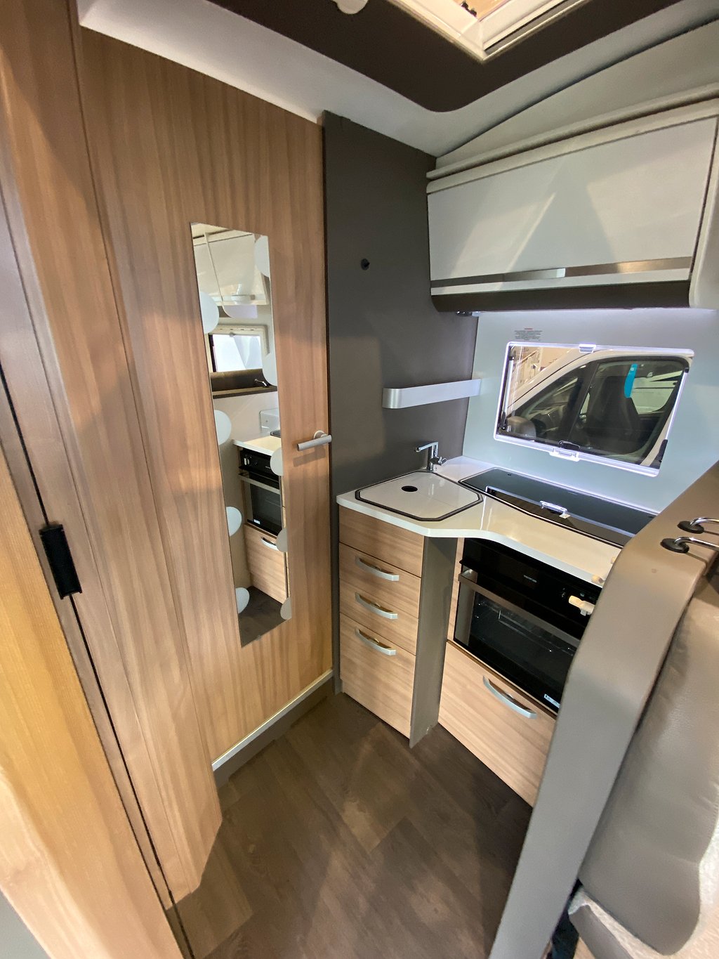 Adria Matrix Supreme 670 SC /Auto / ALDE / Solcell / Taksäng - Adria