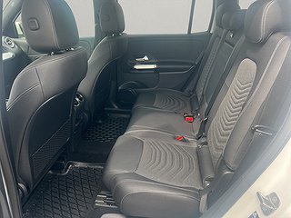 SUV Mercedes-Benz GLB 7 av 8