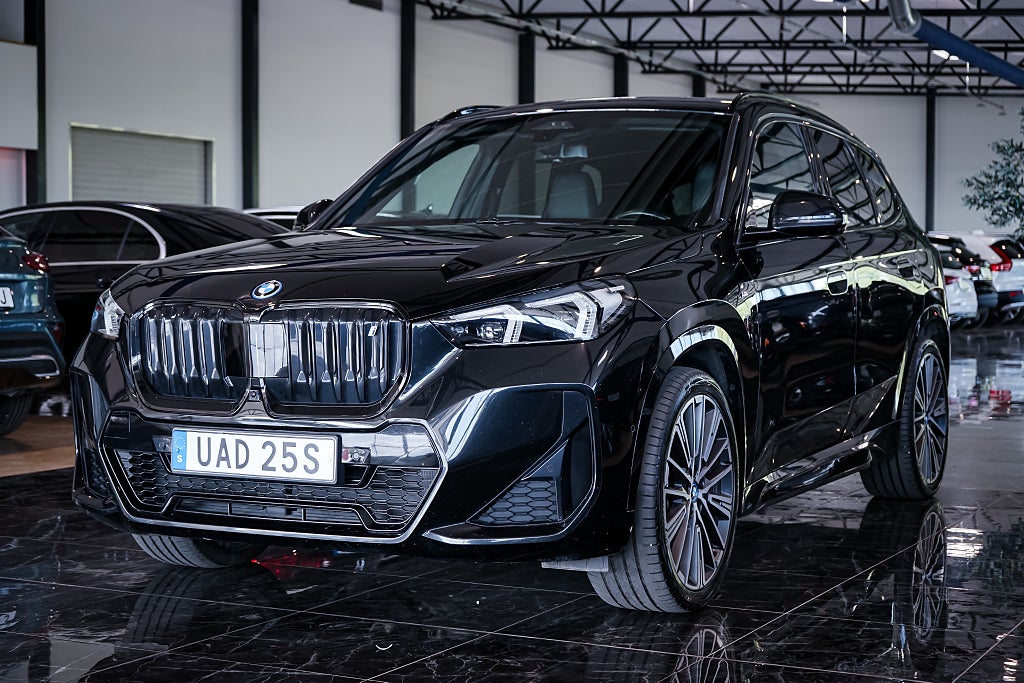 BMW iX1 i xDrive30 M Sport 306hk Drag 360Kam Panorama  