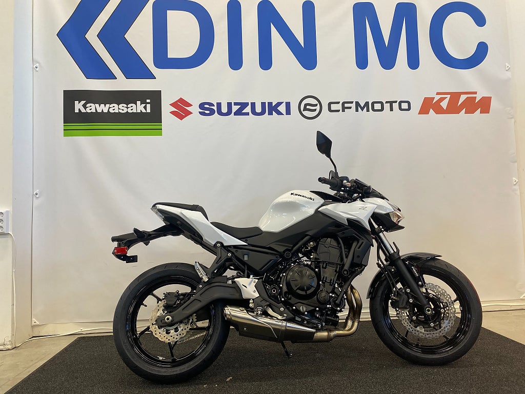 Kawasaki Z650 ABS "Fabriksny hoj för omgående leverans"