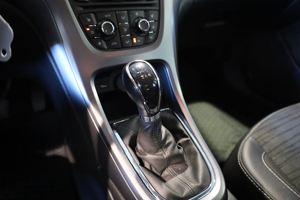 Opel Astra 1.4 Turbo ecoFLEX Enjoy Drag Blåtand Rattvärme 2015