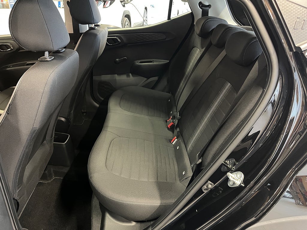 Hyundai i10 1.0 Man / V-hjul/ Kamera/ P-Sensor/ Rattvärme/ CarPlay thumbnail