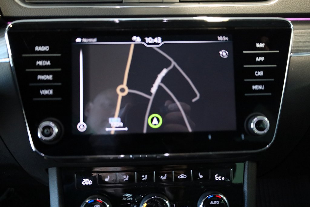 Skoda Superb iV Kombi 1,4 Plug-in Hybrid Business EDT Navi 2022