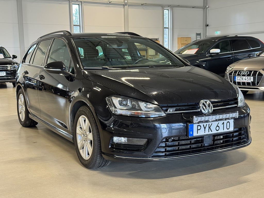 Volkswagen Golf R-LINE 2.0TDI DRAG 4WD D&M -VÄRMARE KAMERA CARPLAY 