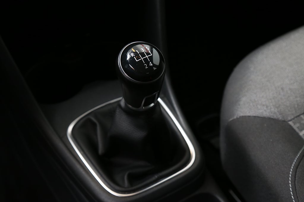 Volkswagen Polo 1,2 TSI 90hk Base 5D Bluetooth 2017