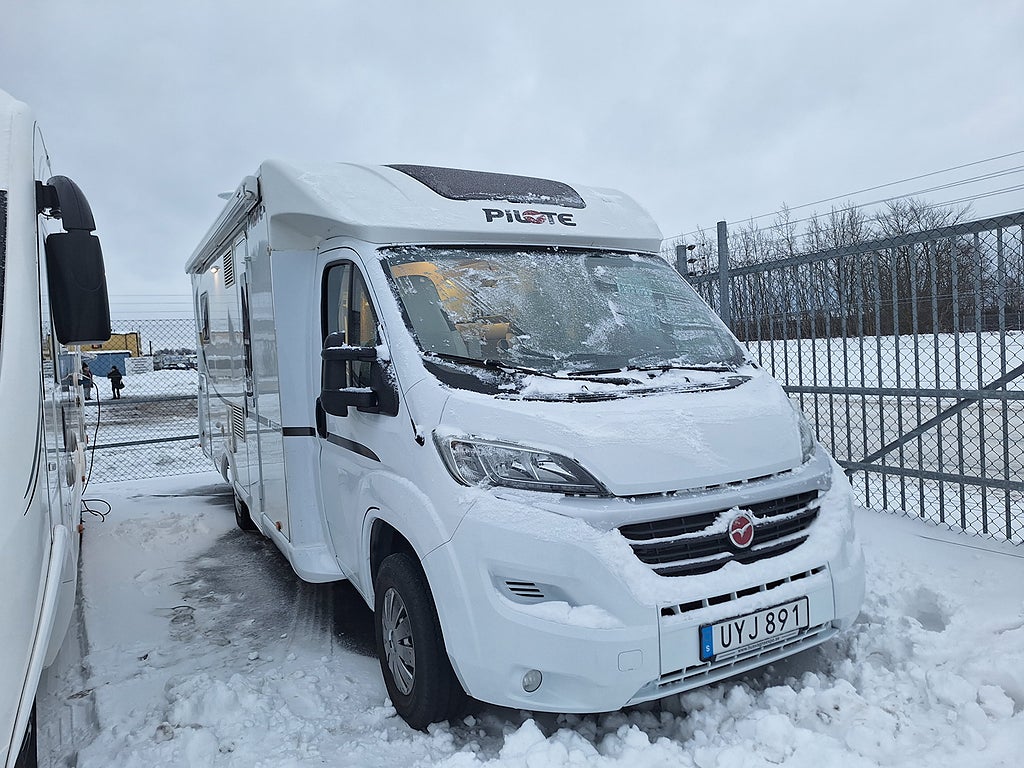 Pilote 740 C Queenbädd, Miltal: 2430, Solcell