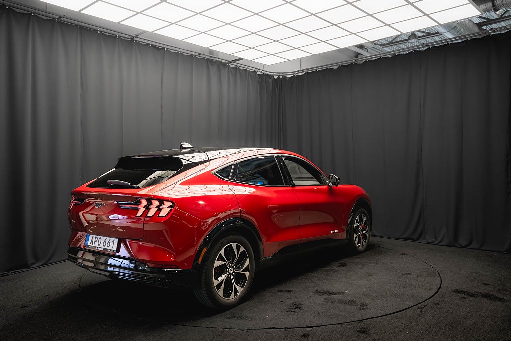 Ford Mustang Mach-E Standard Range AWD TEKNIK+ PANORAMA B&O 360° LÄDE